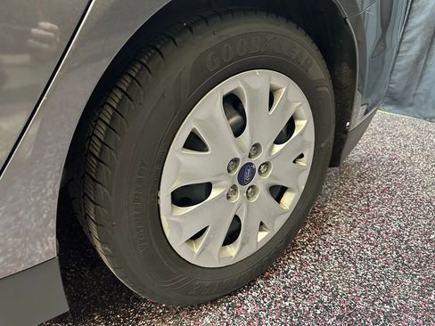 Used 2014 Ford Fusion S image 30