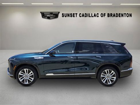 New 2026 Cadillac Vistiq Luxury w/ LPO, Floor Liner Package AWD/4WD image 4
