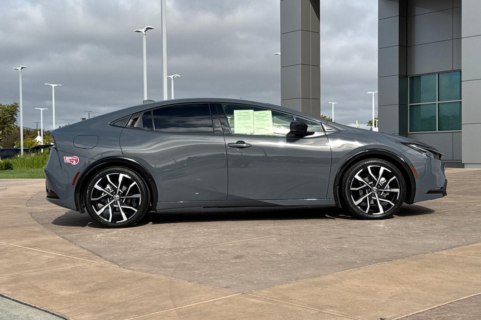 Certified 2024 Toyota Prius Prime FWD image 3