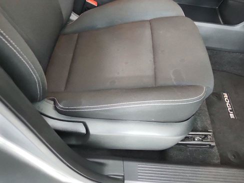 Used 2023 Nissan Rogue S AWD/4WD image 27