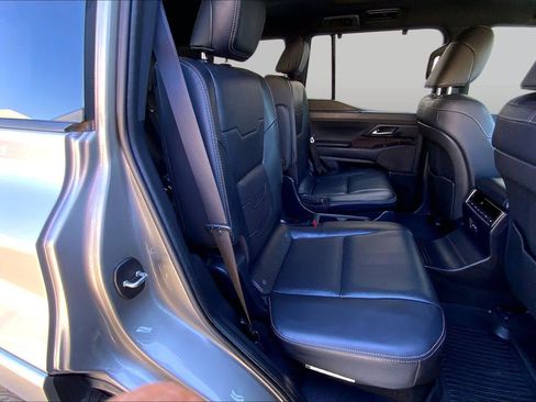 Used 2025 Lexus GX 550 w/ Accessory Package (2T) AWD/4WD image 20