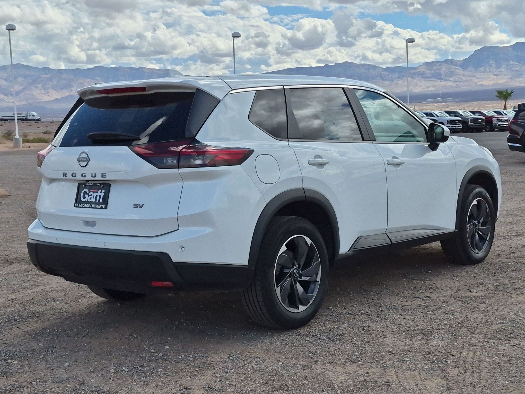 Used 2024 Nissan Rogue SV FWD image 3