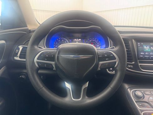 Used 2015 Chrysler 200 Limited FWD image 19