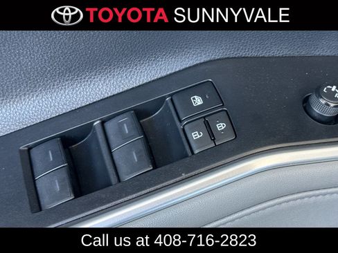 Certified 2024 Toyota Highlander LE FWD image 18