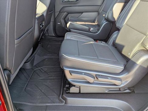 New 2025 Chevrolet Suburban Premier image 16