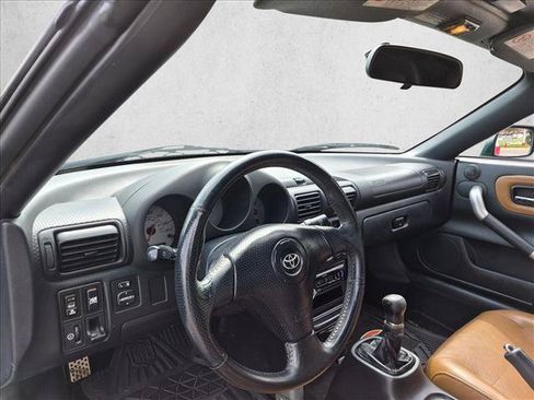 Used 2002 Toyota MR2 RWD image 9