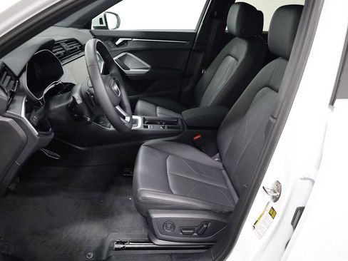 Certified 2025 Audi Q3 2.0T Premium w/ Convenience Package image 5