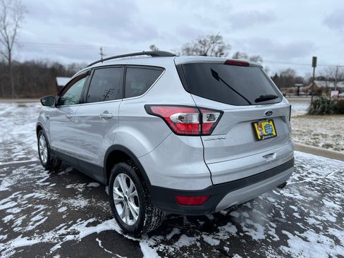 Used 2018 Ford Escape SE image 5