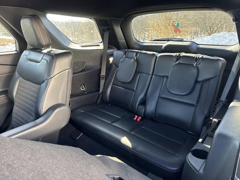 Used 2025 Ford Explorer ST-Line image 19