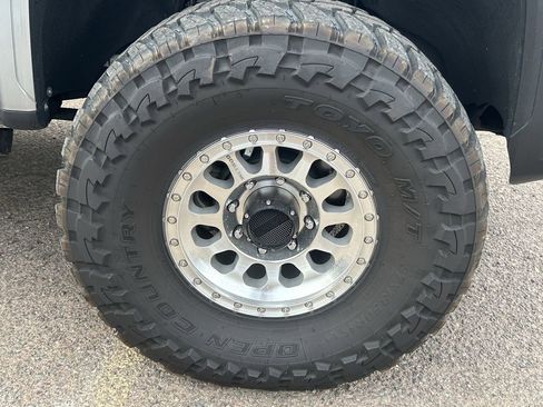 Used 2025 GMC Sierra 2500 Denali Ultimate image 8