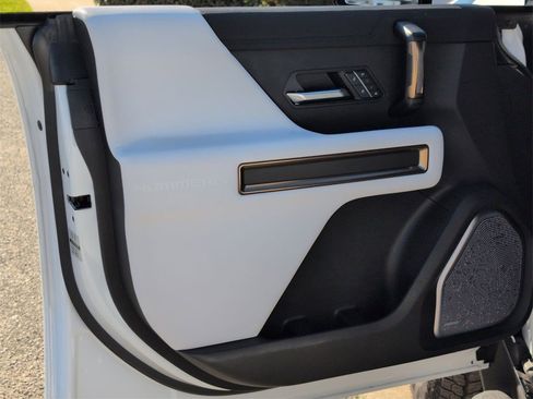 Certified 2025 GMC Hummer EV 2X image 21