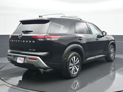 Used 2024 Nissan Pathfinder SL image 6
