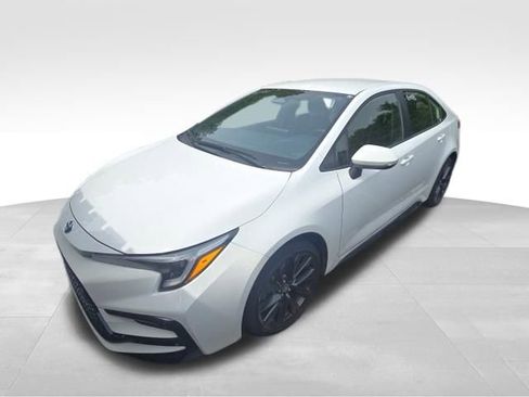 Used 2025 Toyota Corolla SE FWD image 8