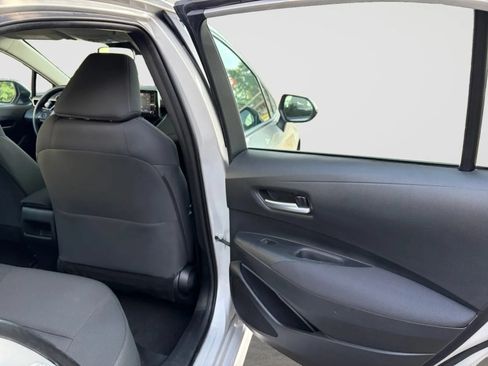 Used 2020 Toyota Corolla LE FWD image 17