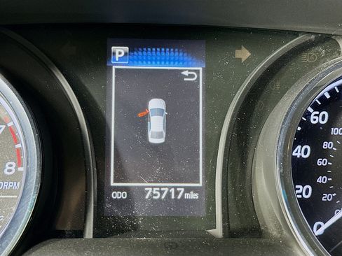 Used 2020 Toyota Camry SE FWD image 18