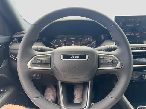 Used 2026 Jeep Compass Limited AWD/4WD image 15