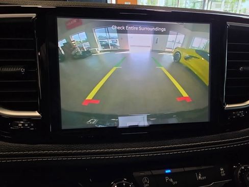 Used 2021 Chrysler Pacifica Limited AWD/4WD image 30
