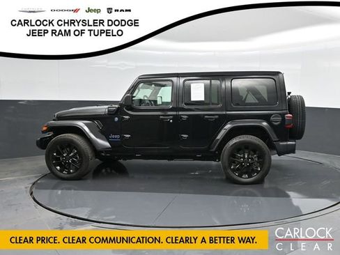 Used 2025 Jeep Wrangler Sahara w/ Safety Group AWD/4WD image 8