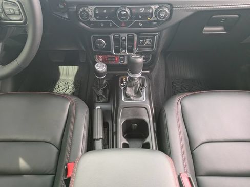 Used 2025 Jeep Wrangler Unlimited Rubicon w/ Safety Group AWD/4WD image 19