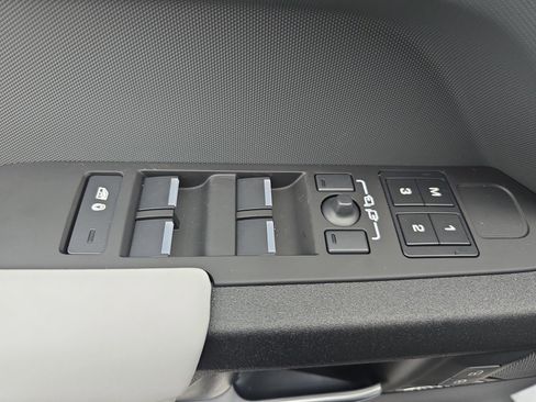 New 2026 Land Rover Defender 110 V8 image 26