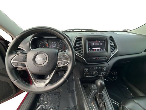 Used 2019 Jeep Cherokee Latitude Plus FWD image 21