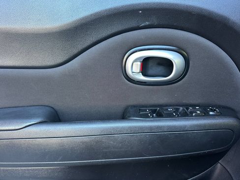 Used 2016 Kia Soul FWD image 12