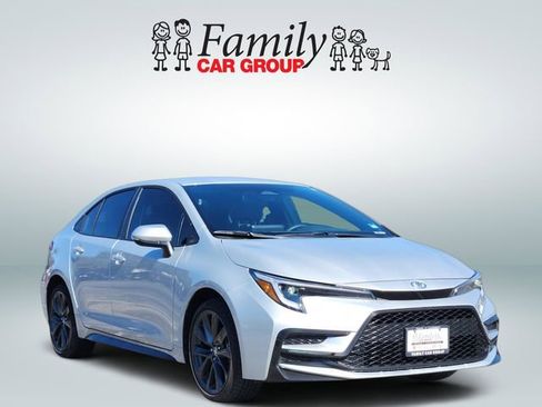 Certified 2026 Toyota Corolla SE image 2