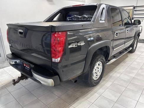 Used 2005 Chevrolet Avalanche LS image 4