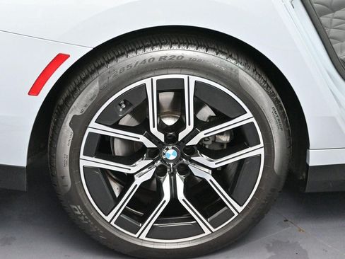 Used 2024 BMW 740i xDrive w/ Premium Package AWD/4WD image 40