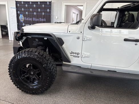 Used 2020 Jeep Wrangler Unlimited Sport S AWD/4WD image 4