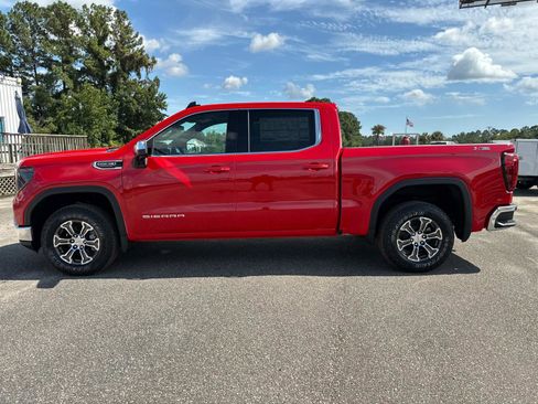 New 2026 GMC Sierra 1500 SLE image 6