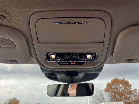 Used 2023 Lincoln Aviator Reserve AWD/4WD image 35