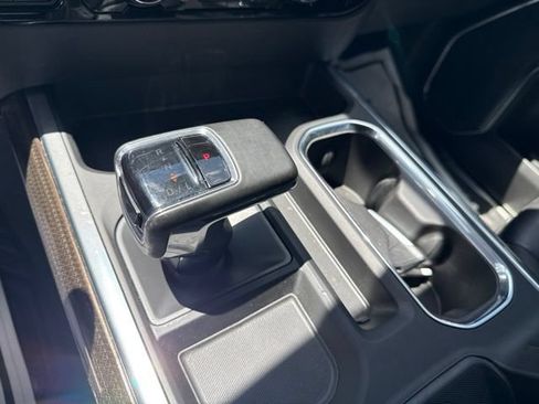 Used 2024 Chevrolet Silverado 1500 LT Trail Boss w/ Convenience Package II AWD/4WD image 14