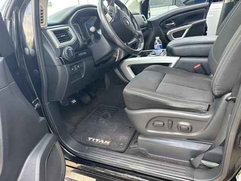 Used 2017 Nissan Titan SV RWD image 6