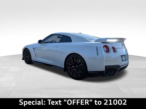 Used 2021 Nissan GT-R Premium image 6
