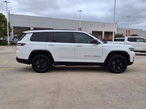 Used 2025 Jeep Grand Cherokee L Limited w/ Luxury Tech Group II AWD/4WD image 4