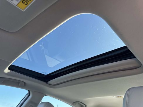 Certified 2022 Honda Insight Touring image 24