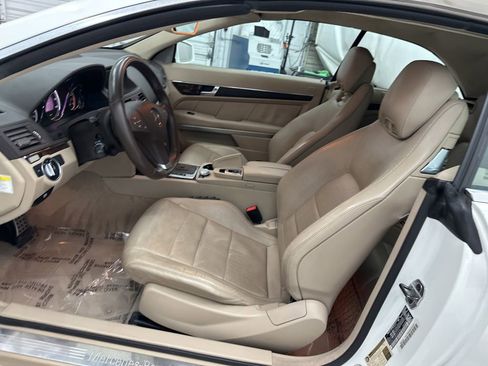 Used 2011 Mercedes-Benz E 550 Cabriolet image 21