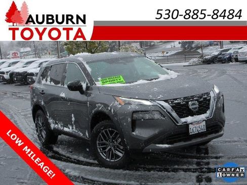 Used 2023 Nissan Rogue S image 1