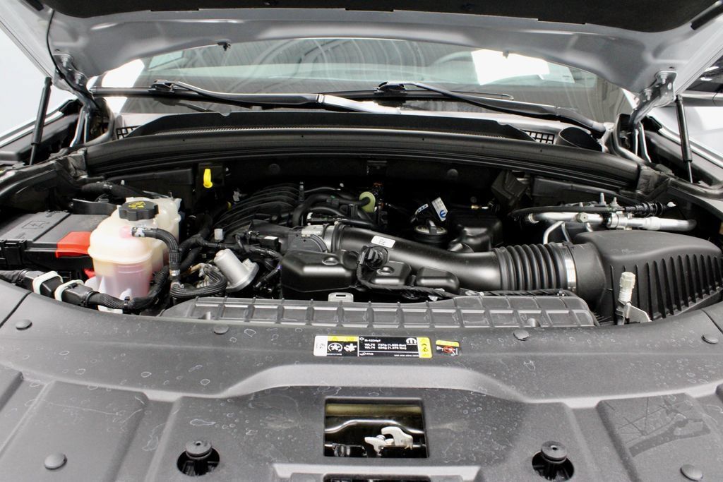 Used 2024 Jeep Grand Cherokee L Laredo AWD/4WD image 16