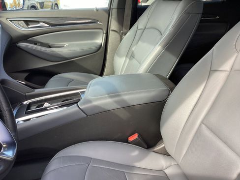 Used 2024 Buick Enclave Premium image 12