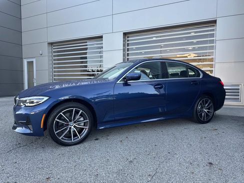 Used 2022 BMW 330i xDrive Sedan w/ Driving Assistance Package AWD/4WD image 3