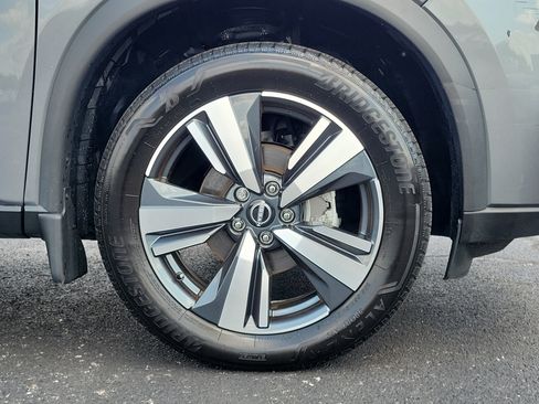 Certified 2025 Nissan Rogue SL AWD/4WD image 5