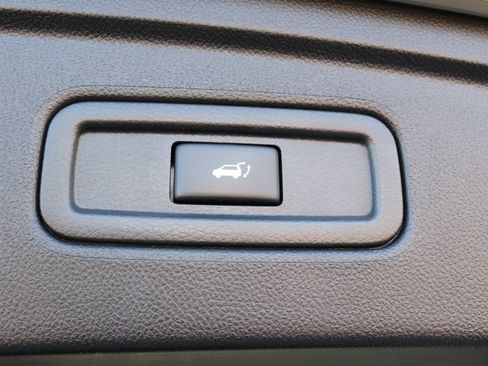 Used 2017 INFINITI QX70 AWD w/ Premium Package image 36