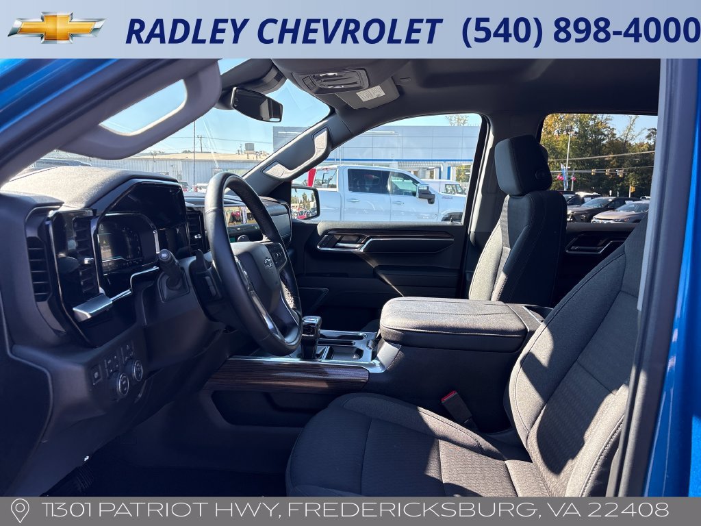 Used 2023 Chevrolet Silverado 1500 RST w/ Z71 Off-Road Package AWD/4WD image 3