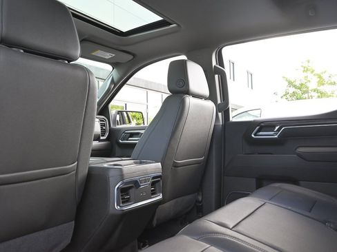 Used 2022 Chevrolet Silverado 1500 LTZ w/ LTZ Premium Package image 13