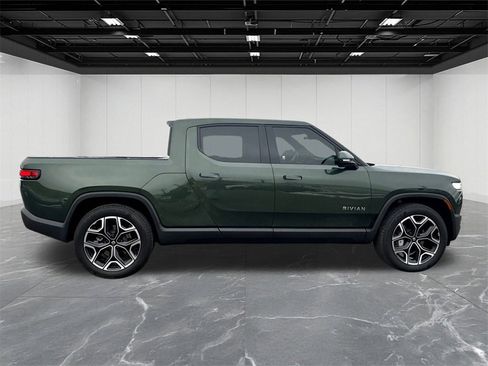Used 2025 Rivian R1T Adventure image 11