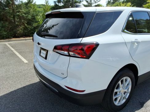 Used 2024 Chevrolet Equinox LT FWD image 14
