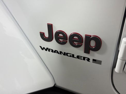 Used 2026 Jeep Wrangler Unlimited Rubicon w/ Steel Bumper Group image 10