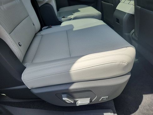 Used 2025 Hyundai Santa Fe Calligraphy AWD/4WD image 32